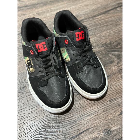 DC Manteca 4 Youth Skate Shoes – Size 1 – Black Camo Red | Great Condition - Picture 2 of 5